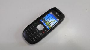 สำหรับแป้นพิมพ์ภาษาอังกฤษ GSM ดั้งเดิมของ Nokia 1800มีการปลดล็อคโทรศัพท์มือถือ