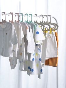 New stock arrival 10Pcs/set KL010 Multifunction Kids Adjustable Hangers Baby handkerchiefs Socks Stackable Elastic Drying Rack Children Infant Clothes Non Slip Laundry Hanger