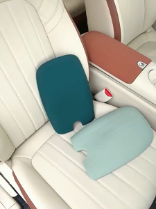 ZLWR ORA GOOD CAT2024-2025 ฝาครอบป้องกันที่วางแขน ผลิตจากวัสดุซิลิโคน ติดตั้งง่าย กระชับพอดี ป้องกันรอยขีดข่วนและการสึกหรอ ปกป้องรถจากรอยขีดข่วนได้อย่างมีประสิทธิภาพ เป็นอุปกรณ์เสริมสำหรับตกแต่งรถยนต์