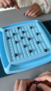 Bộ cờ rèn luyện trí thông minh với nam châm cho trẻ em