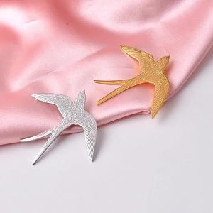 Fashionable Titanium Steel Small Swallow Brooch Metal Cute Pin Personality All-match Chest Ornament
