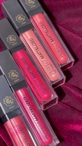 Viva Queen Perfect Mattelized Lip Cream - TRANSFER PROOF & LONG STAY with Emollient & VIT E 752 Frozen Princess