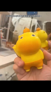 ปืนฉีดน้ำ Dolulu ของเล่นเด็ก ปืนฉีดน้ำพร้อมอุปกรณ์เล่นตลก