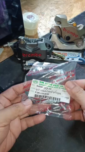 ชุดอุปกรณ์ตั้งไฟหน้า เคเอ็สอา110 / ชุดน็อตอุปกรณ์ตั้งไฟหน้า KSR 110 (7ชิ้นครบชุด) น๊อตตั้งโคมไฟหน้า KSR110 Nwe เกรดศูนย์