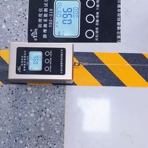 Cuộn băng keo CHỐNG TRƯỢT 5M cho cầu thang