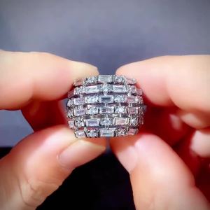 Huitan Full Shining CZ Women Ring Luxury Wedding Engagement Party Elegant Finger Accessories Fashion Geometric Charming Jewelry
