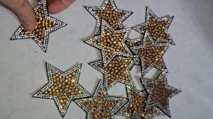 Hình đính đá may  lên áo trang trí