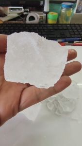 สารส้ม หินส้ม แบบก้อนใส เบอร์2 แบบแข็ง ชนิดที่3 แอมโมเนียอะลัม ช่วยระงับกลิ่นตัวและกลิ่นใต้วงแขน แก้ส้นเท้าแตก ลดอาการคัน ช่วยให้ข้าวเหนียวมีเมล็ดสวย ใช้ในอุตสาหกรรม ดับกลิ่นเหม็น ทำให้น้ำใส ช่วยให้พริกขี้หนูดูสดใส เก็บไว้ได้หลายวัน