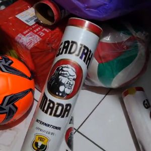 Shuttlecock Gajah Mada International - kok bulutangkis GM - murah dan bekualitas tinggi untuk liga profesional isi 12