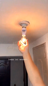 Sumber TaffLED Fitting Lampu Bohlam Sensor PIR Adjustable Timer 40W E27 / Fitting Sensor Gerak