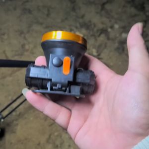 Đèn Pin Đội Đầu QS 01 - 4601 Nhỏ Gọn Chiếu Xa Trên 100m 50W Sử Dụng Từ 3 Đến 5 Tiếng