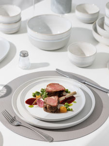 จานชามเซรามิกยี่ห้อ Yijia สำหรับใช้ในบ้าน จานอาหาร จานเส้น จานอาหาร จานชาม ชุดเครื่องครัวแบบใช้สอยส่วนบุคคล จานชามสไตล์ยุโรปเหนือ