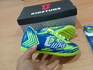 KIDZTUBS Sepatu Futsal Anak Anak Laki Laki Perempuan Cowok Cewek Tanggung Kecil Umur Usia TK SD SMP 1 2 3 4 5 6 7 8 9 0 Tahun SEPATU FUTSAL 1733103024