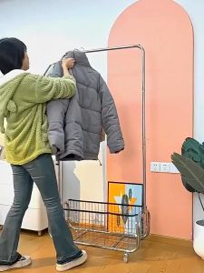 BMZAR ราวตากผ้า พร้อมกระเป๋าตาข่าย พร้อมเสาแขวนกระเป๋า มีล้อเลื่อน ง่ายต่อการเคลื่อนย้าย รับน้ำหนักได้50kg ราวตากผ้ามินิมอล