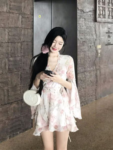 SYJ/ShuYi บ้าน Micro-อวบเซ็กซี่ V คอดอกไม้แยกชุดออกแบบ Sensual Curvy เอวสั้นชุดวันหยุด Pear รูปร่างสบายๆชิ้นเดียว