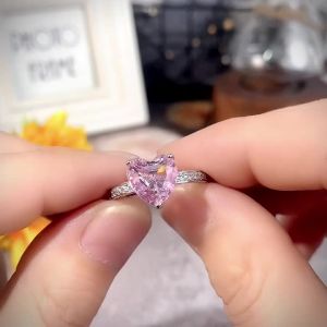 Huitan Colorful Heart Cubic Zirconia Rings for Women White/Pink/Green/Blue Luxury Wedding Engagement Bands Eternity Love Jewelry