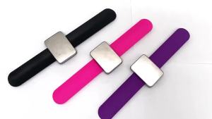 3 Colors Sewing Pincushion Wrist Hand Magnetic Needle Pad Safety Pin Cushion Storage Apparel Pin Holder Sewing Supplies