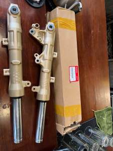 Phuộc trước vàng đồng ABS xe Winner X ver2 đời 2019 2020 2021 và 2022