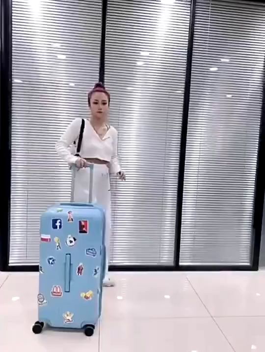 Trolley Luggage It Luggage Lightweight Large 20/32 Inch Glossy