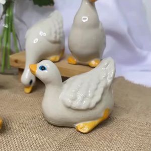 เป็ด เป็ดจัดสวน เป็ดแต่งบ่อปลา เป็ดเซรามิค เป็ดแต่งสวน เซรามิก แต่งสวน แต่งบ้าน สูง 8ซม. -10ซม. รุ่น ครอบครัวเป็ดลีลาเล็ก 1ชุด ได้ 5ตัว 5ท่า ทนแดดทนฝน รูปปั้นเป็ดเซรามิค รูปปั้นเป็ด - Lazada