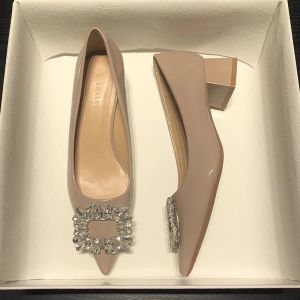 รองเท้าส้นสูงหัวแหลมสไตล์ฝรั่งเศสสำหรับผู้หญิง สีเปลือก ฤดูใบไม้ร่วง 2025 รองเท้าส้นหนาหนังแท้สีดำ รองเท้าส้นเดี่ยวแบบอเนกประสงค์