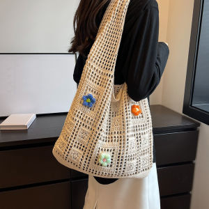 New Woolen Knitted Bag Fashion Womens Knitted Bag Flower Designer Designed Versatile Handbag Womens Shoulder Bag