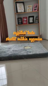 Sajadah Tebal 5cm Alas Shalat Solat Bulu Rasfur Lebat Matras Wanita Hijab Muslimah Karpet