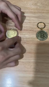พวงกุญแจเหรียญดิจิตอล Bitcoin ที่ระลึก ขนาด 4cm หนา3mm วัสดุโลหะเคลือบสีอย่างดี 00-KE