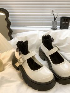 รองเท้าส้นหนา Mary Janes สไตล์ญี่ปุ่น สำหรับผู้หญิง ทรงหัวมน ทรงหัวมน รองเท้าส้นเดี่ยว สไตล์อังกฤษ ฤดูใบไม้ผลิ 2025 รองเท้าส้นสูงใหม่
