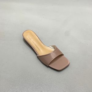 Rough Heel Leopard Print Sandals