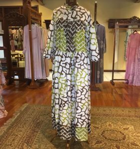 Sheila Dress Viscos by Dian Pelangi LIMITED EDITION Busana Muslim Baju Maxi Gamis Abaya Kaftan Gaun Outfit Busui Pesta Pernikahan Kondangan Casual Formal Wanita Hijaber Cantik Anggun Modis Modern Elegan Mewah Model Korea Terbaru Motif Batik Kekinian