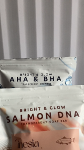 Inesia Sabun Mandi Transparent Soap Bar AHA & BHA & Salmon DNA Sabun Jerawat Punggung Membersihkan