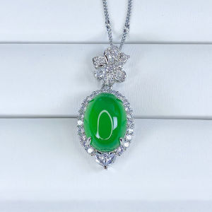 น้ําแข็งชนิดหยกสร้อยคอจี้ผู้หญิงแหวนสีมรกตประดับสร้อยคอเงินเครื่องประดับหิน Mineralogy