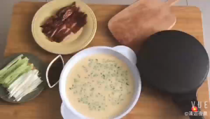 Phlinice เครื่องทำเครปมือถือ หน้าเตาขนาด 20 ซ.ม .แถมฟรี จานสำหรับใส่ส่วนผสม 1ใบ ตะกร้อตีไข่ ไม้พาย