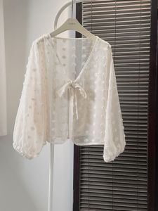 เสื้อคาร์ดิแกนผ้าชีฟองสไตล์ฝรั่งเศสสำหรับผู้หญิงในฤดูร้อน เสื้อคลุมบาง เสื้อคลุมกันแดดแบบลำลอง เสื้อแขนยาวคอวี สีพื้น