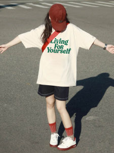 เสื้อยืดแขนสั้นผ้าฝ้ายแท้ลายตัวอักษรสำหรับผู้หญิงในช่วงฤดูร้อนปี 2025 เสื้อเชิ้ตแขนสั้นทรงหลวมสไตล์เกาหลีแบบพิมพ์ลายตัวอักษร