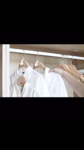 2 บาท ไม้แขวนเสื้อ จัดระเบียบตู้เสื้อผ้า ไม้แขวนเสื้อ 9 บาท 5 ชิ้น