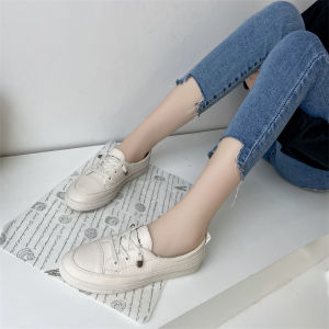 Sepatu Sneakers Kanvas Wanita casual Sport Putih Tali SSK 3103