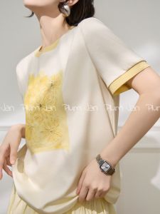 PlumJan | Áo Thun In Hình Cổ Tròn Quai Vai Dọc Tay Ngắn