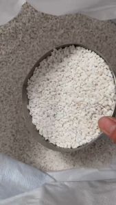 เพอร์ไลท์ถุงละ 2 ลิตร (3 ถุง) น้ำหนักรวมประมาณ 650 กรัม