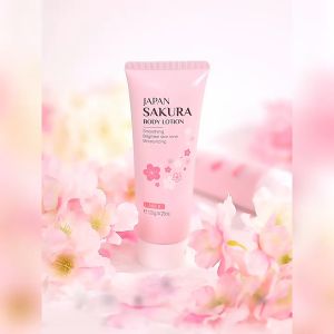 LAIKOU Japan Sakura Body Lotion Smoothing Brighten Skin Tone Moisturizing Lotion 120g