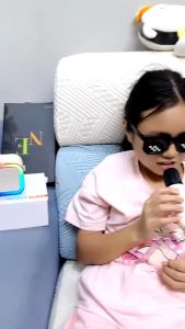 Bộ Loa Bluetooth + 2 Mic Không Dây Mini Hát Karaoke Tại Nhà K12 Có Thể Thay Đổi Giọng Dễ Sử Dụng - BẢO HÀNH 1 ĐỔI 1 từ MƯỜNG THANH ROYAL