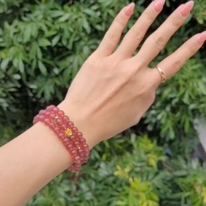 Q380 Chuỗi 3v Thạch Anh Dâu Hồng 7li mix charm sen v24k bi v10k cho Hỏa và Thổ - Phong Thủy TUDO P