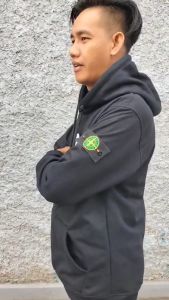 hoodie  pria hitam terbaru stone island -hoodie pria kece hitam -hoodie hitam-  hoodie distrotebal