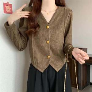 เสื้อคาร์ดิแกนคอวีหลวมๆ สไตล์ฝรั่งเศส แขนยาว ทรงหลวมๆ ทรงหลวมๆ สำหรับผู้หญิงไซส์ใหญ่ ฤดูใบไม้ร่วง 2024 เสื้อคาร์ดิแกนคอวีเปิด