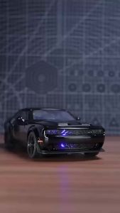 MAKEDA | 1:24 Hellcat Senna Sports Car Model Alloy Diecasy Toys Doors Opened Sound Light Pull Back Rubbe Tire Vehice Puzzle Gift Ornament