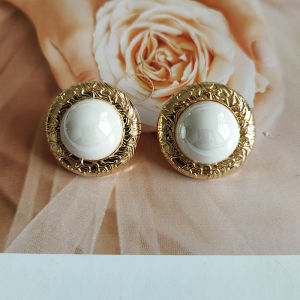 New Arrival Retro Embossed round Studs White Agate-like Silver Needle Minimalist Chinese Fad Stylish Hong Kong Style Earrings 966