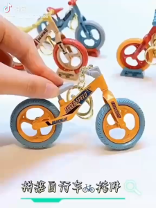 OKEY SHOP Sliding Bicycle Keychain Backpack Pendant - Durable Material Compact Size Ideal for Cyclists & Students - Small Gift Souvenir
