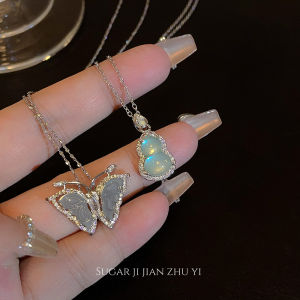 น้ําตาลสไตล์จีนมะระอาเกตผีเสื้อสีฟ้าความรู้สึกเย็น ผู้หญิง สร้อยคอ น้ำหนักเบา โซ่ไหปลาร้าที่ไม่ซ้ําใครหรูหรา