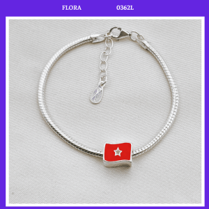 FLORA 0362L - Lắc tay bạc ta dây mỳ trơn mix hình lá cờ Tổ Quốc Việt Nam Quốc Kỳ bay phấp phới dành cho bé